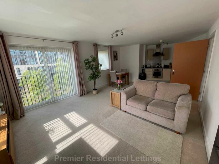 1 Bedroom Apartment To Rent In Slater House, Salford, M5