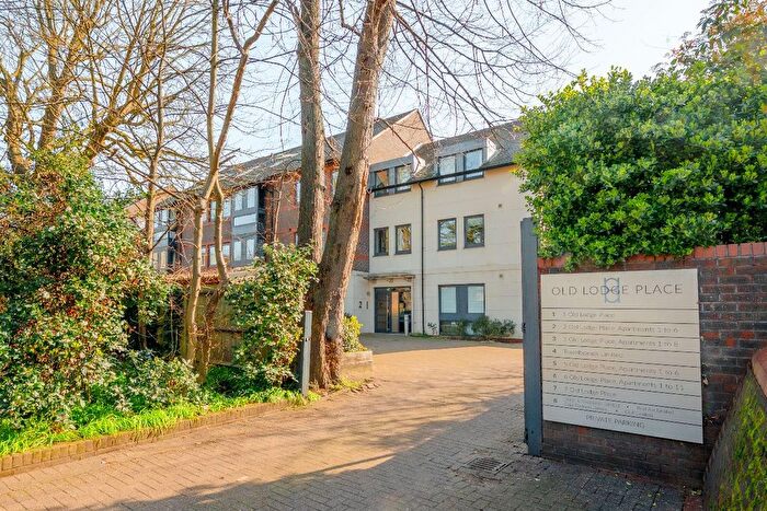 2 Bedroom Flat For Sale In Old Lodge Place, St Margaret's, TW1