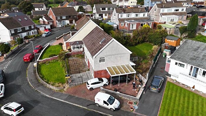 4 Bedroom Detached House For Sale In Oaklands, Llanelli, SA14