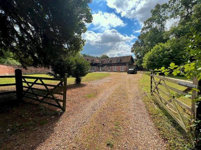 4 Bedroom Detached House To Rent In Mill Lane, Cookham, SL6