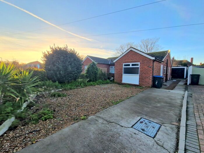 2 Bedroom Bungalow To Rent In Heathwood Drive, Ramsgate, Kent, CT11