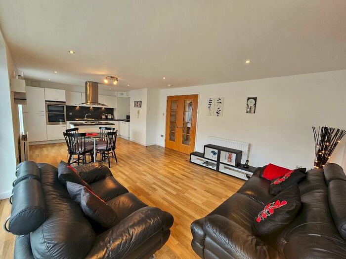 2 Bedroom Flat To Rent In Dunlop Street, The Metropole, City Centre, Glasgow, G1