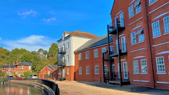 2 Bedroom Flat To Rent In Waterside Lane, Colchester, CO2