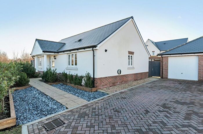 2 Bedroom Detached Bungalow For Sale In Potters Way, North Bersted, PO21