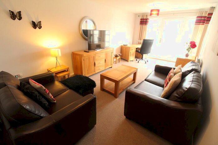 3 Bedroom Flat To Rent In Cordiner Place, Aberdeen, AB24