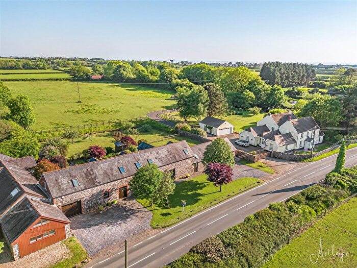 3 Bedroom Barn Conversion For Sale In Little Highway Mews, Pennard Road, Pennard, Swansea, SA3