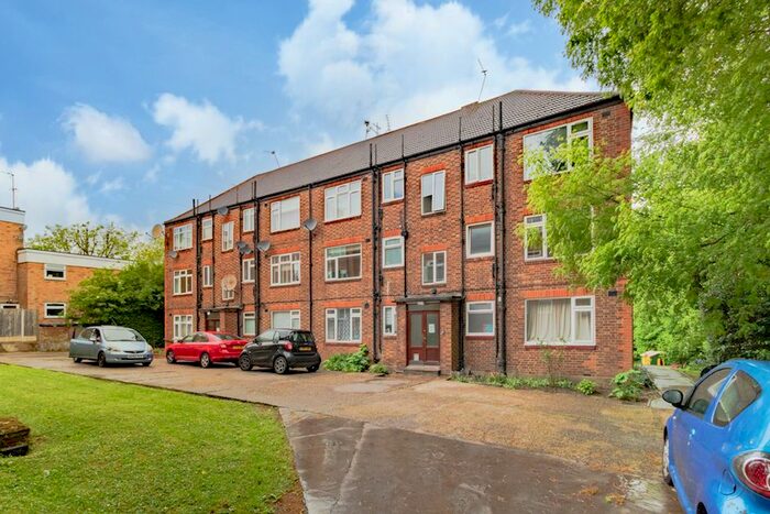 1 Bedroom Flat To Rent In Finchley Park, Finchley, N12