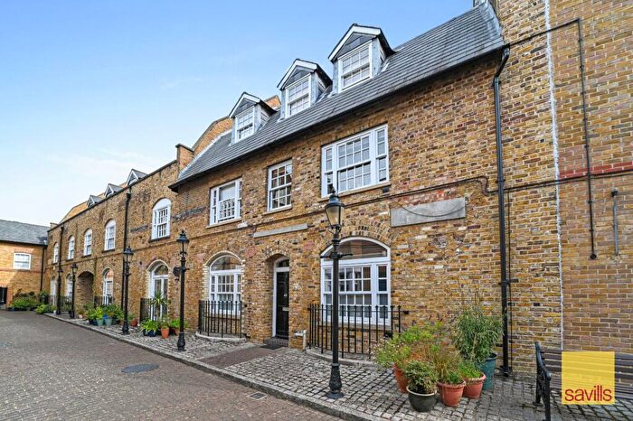 1 Bedroom Apartment For Sale In Bridewell Place, London, E1W