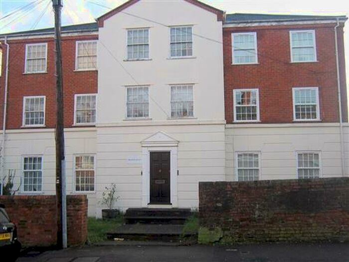 2 Bedroom Flat To Rent In Seafield Court, Russell Street, Reading, RG1