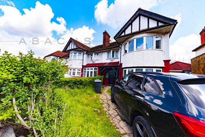 5 Bedroom House To Rent In Hendon Way, Childs Hill, NW2