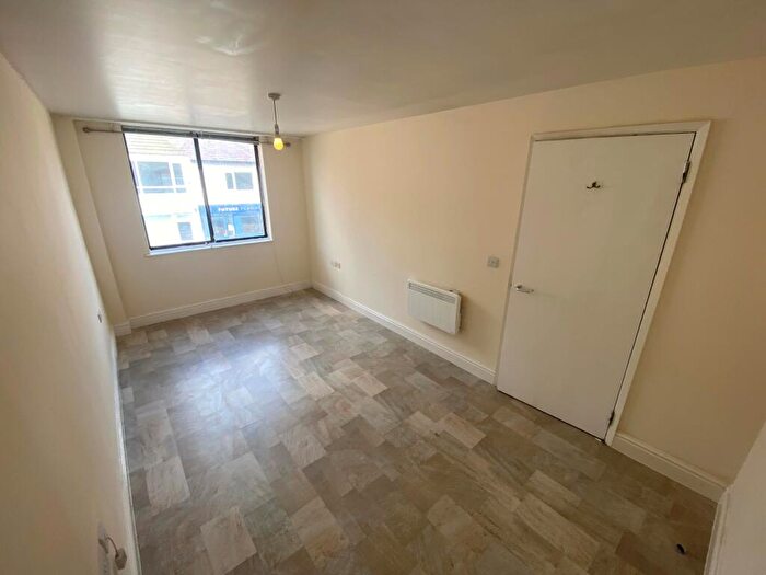 2 Bedroom Apartment To Rent In Town Centre, SN1