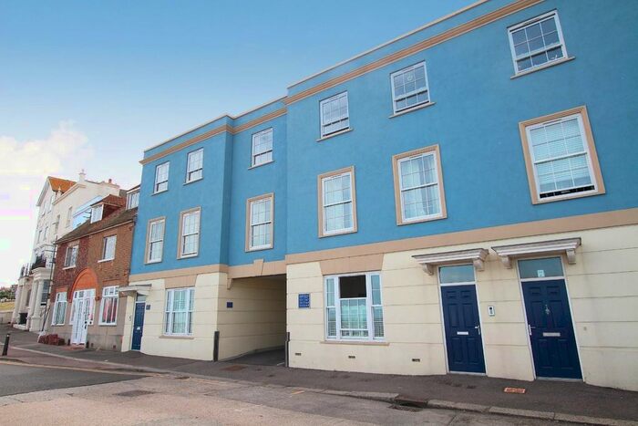 2 Bedroom Flat To Rent In Central Parade, Herne Bay, CT6