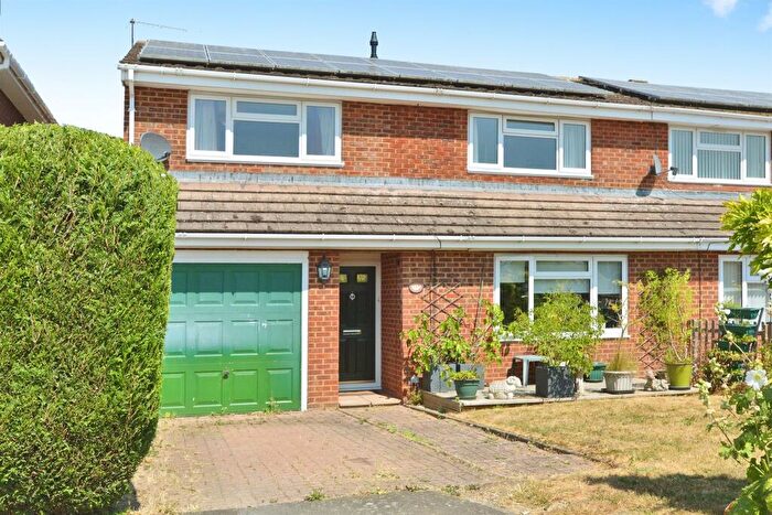 4 Bedroom Semi-Detached House For Sale In Glebe Road, Deanshanger, Milton Keynes, MK19
