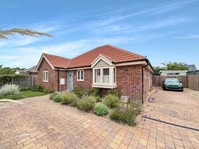 3 Bedroom Detached Bungalow For Sale In St Peters Mews, Alresford, Colchester, CO7