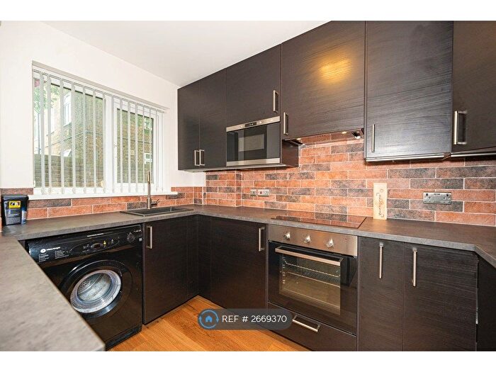 1 Bedroom Flat To Rent In Clapham Road, London, SW9