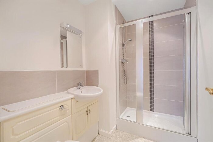 3 Bedroom Apartment For Sale In Trinity Mews, Darlington, DL3