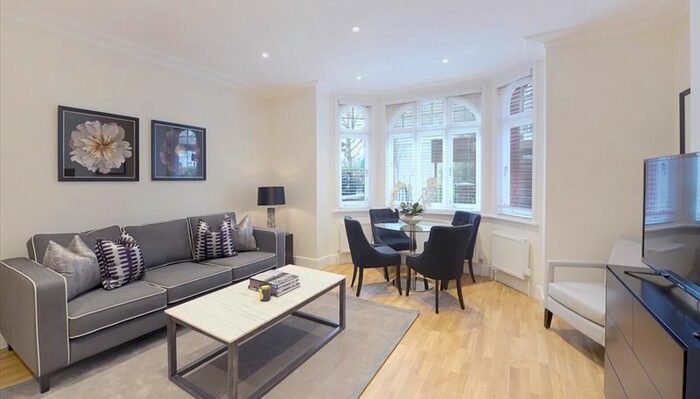 2 Bedroom Flat To Rent In Hamlet Gardens, Ravenscourt Park, London, W6