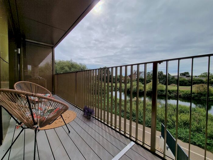 3 Bedroom Flat To Rent In Wharf Road, Chelmsford, CM2