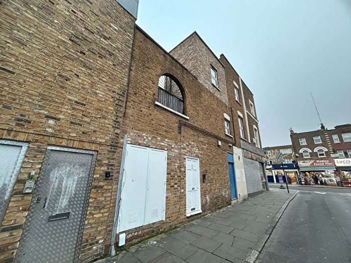 1 Bedroom Flat To Rent In Bradbury Street, London, N16