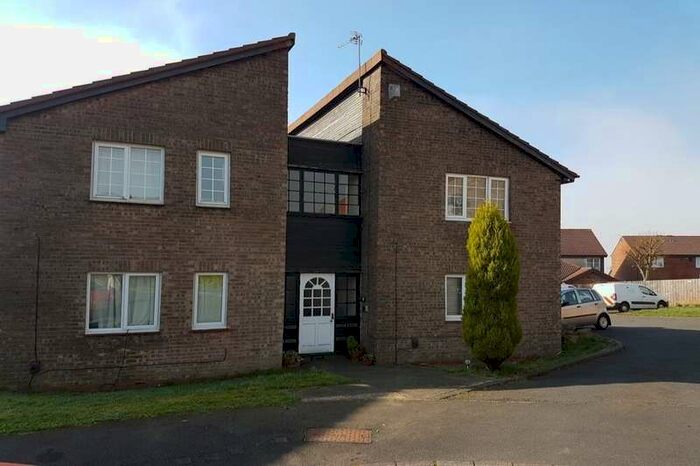 Flat To Rent In Aldeburgh Avenue, Lemington Rise, Newcastle Upon Tyne, NE15