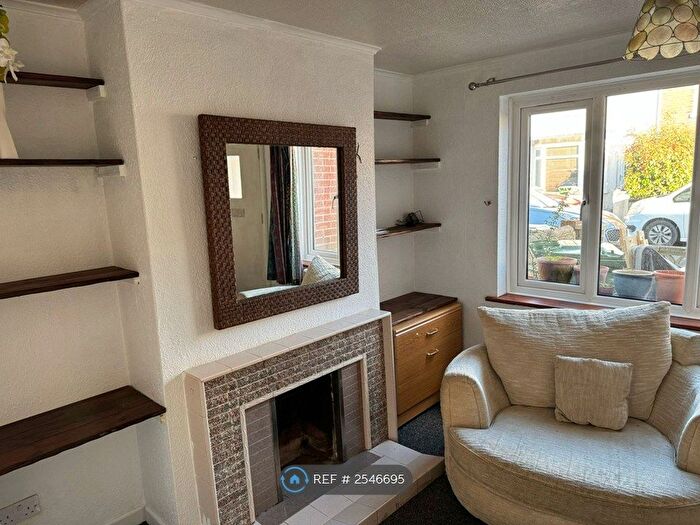 3 Bedroom Semi-Detached House To Rent In Ivy Road, Southampton, SO17