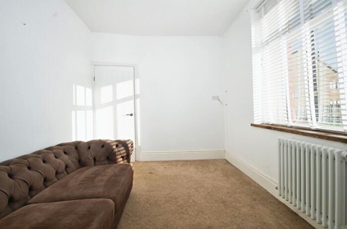 3 Bedroom End Of Terrace House For Sale In Pentre Beili Place, Lewistown, Bridgend, CF32