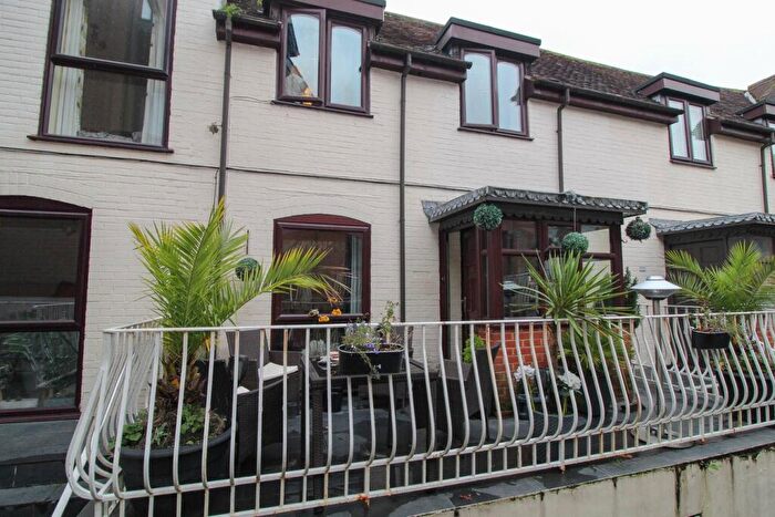 2 Bedroom Mews For Sale In Upper Norwich Road, Bournemouth, BH2