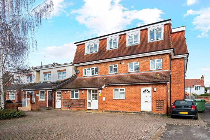 1 Bedroom Flat To Rent In Hidden Close, West Molesey, Surrey, KT8