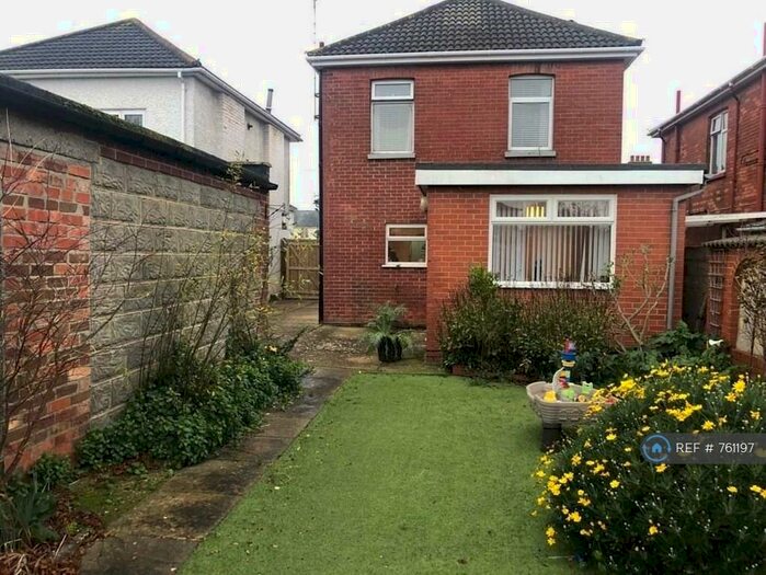 4 Bedroom Detached House To Rent In Southill Road, Bournemouth, BH9