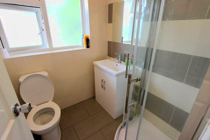 1 Bedroom Apartment To Rent In Goldings Crescent, Hatfield, AL10