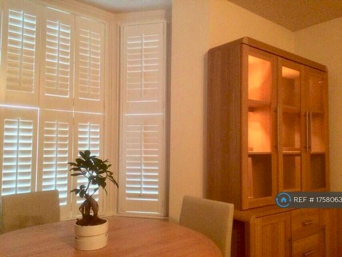 1 Bedroom Flat To Rent In Waddon New Road, Croydon, CR0