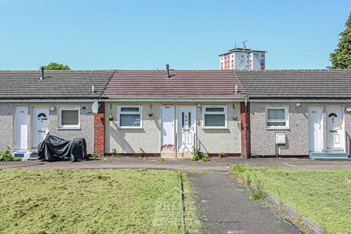 1 Bedroom Bungalow For Sale In Cleeves Quadrant, Glasgow, G53