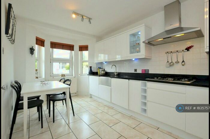 4 Bedroom Terraced House To Rent In Kersley Road, London, N16