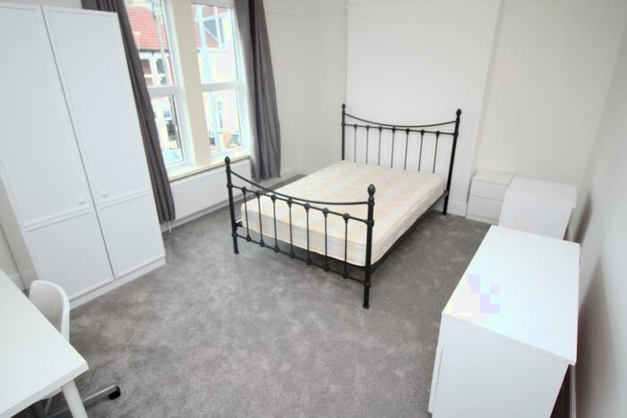 5 Bedroom House To Rent In Orchard Road, Southsea, Hampshire, PO4