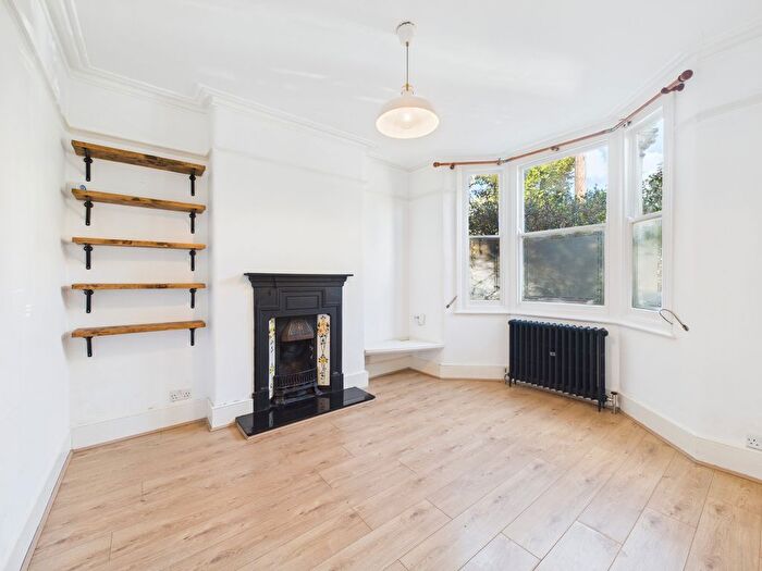 2 Bedroom Terraced House For Sale In Clifton Road, SE25