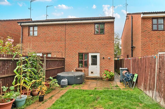 2 Bedroom Detached House For Sale In Sycamore Drive, Ash Vale, Surrey, GU12