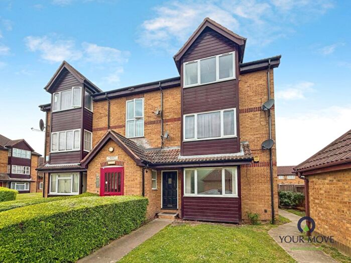 Flat For Sale In Frobisher Road, Erith, DA8