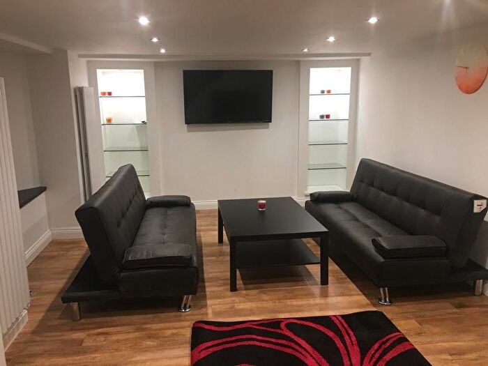 7 Bedroom Terraced House To Rent In Dickenson Road, Manchester, M14