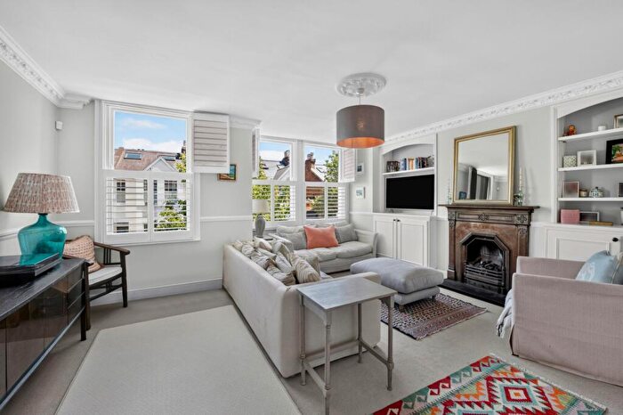 3 Bedroom Flat For Sale In Second Avenue, Mortlake, SW14