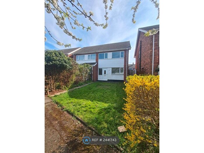 3 Bedroom Semi-Detached House To Rent In Freville Close, Tamworth, B79