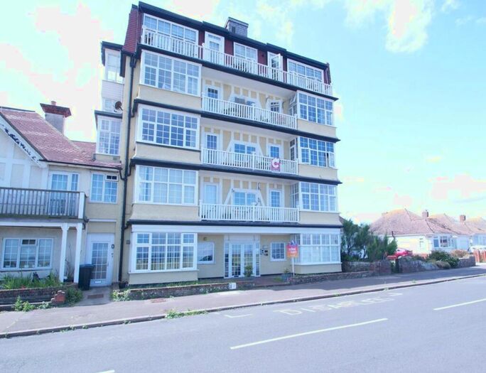 2 Bedroom Flat To Rent In Palm Bay Avenue, Palm Bay Court, CT9