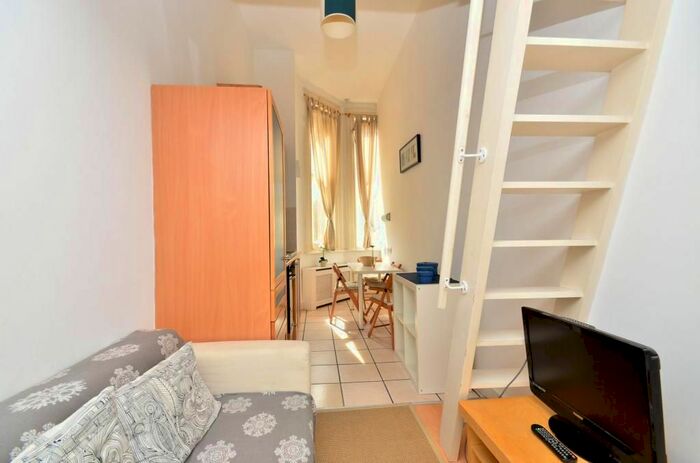 Studio To Rent In Penywern Road, Earls Court, London, SW5