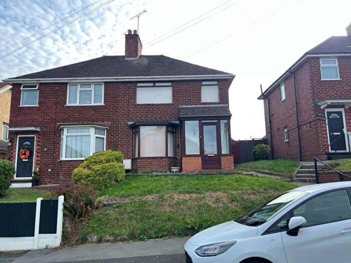 3 Bedroom Semi-Detached House For Sale In Trinder Road, Smethwick, B67