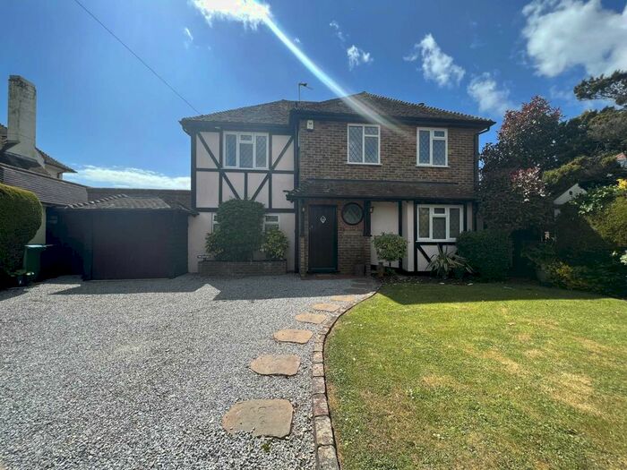 3 Bedroom Detached House To Rent In Goodwood Avenue, Felpham, PO22