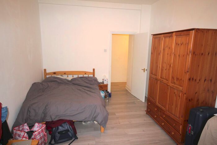 1 Bedroom Flat To Rent In Lewisham Way, New Cross, London, SE14