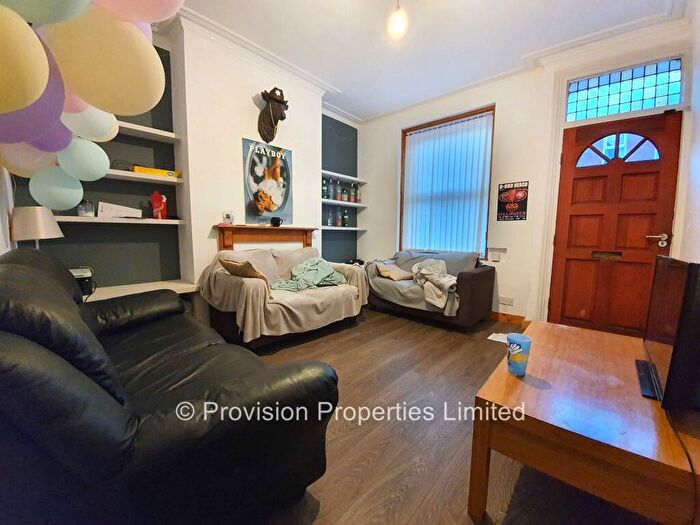 4 Bedroom Terraced House To Rent In Welton Mount, Hyde Park, Leeds, LS6