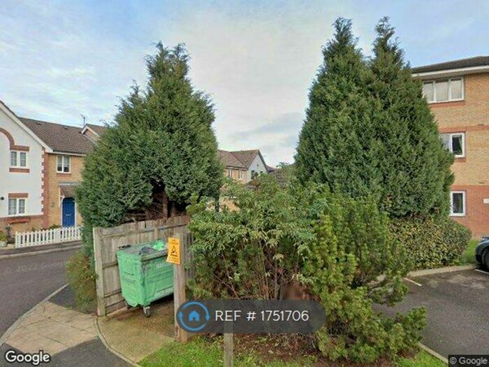 2 Bedroom Flat To Rent In Bentley Drive, Harlow, CM17