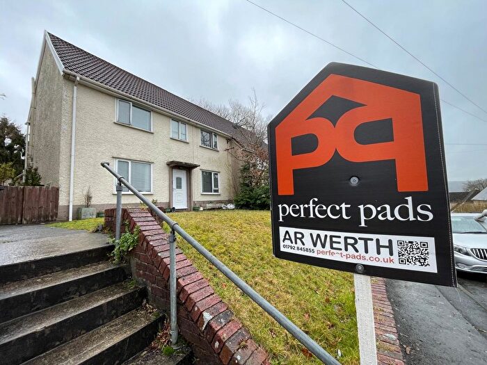 3 Bedroom Semi-Detached House For Sale In Alltywerin, Pontardawe, Swansea, SA8