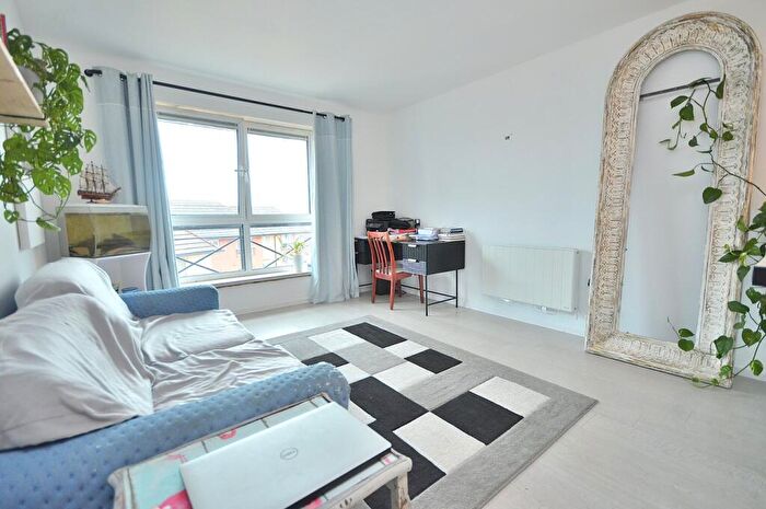 2 Bedroom Apartment To Rent In Broad Street, Northampton, NN1
