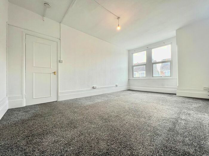 1 Bedroom Flat To Rent In Lodge Road, Croydon, CR0